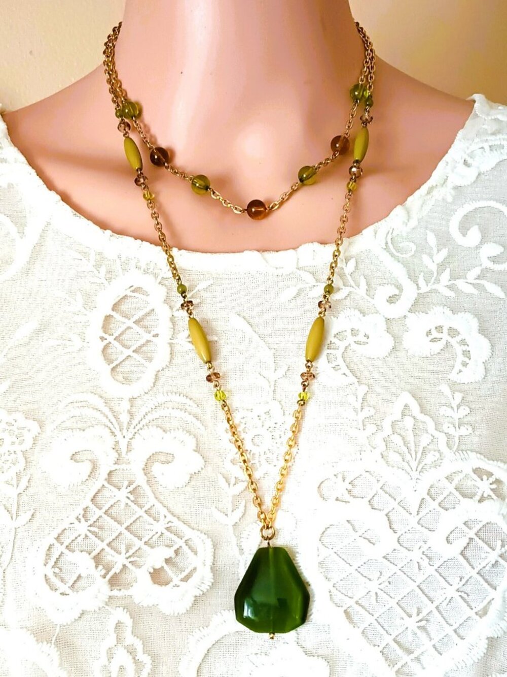 Green Teardrop Tiered Layered Necklace 28" Gold Tone Beaded Drop Retro Jewelry